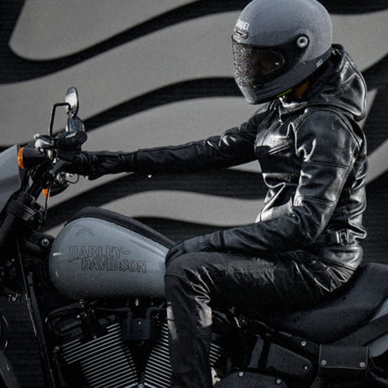 なぜ「レザーを」なのか？